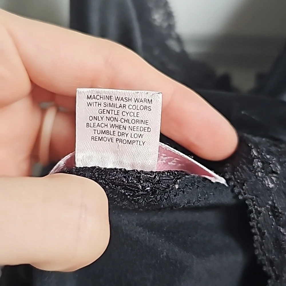 Victoria's Secret Silky Lingerie Top in Black With Lace Women's Size Large EUC - Picture 8 of 8
